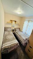 3-bed Carvan, Sleeps 6, Pets & Parking