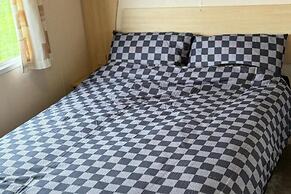 3-bed Carvan, Sleeps 6, Pets & Parking