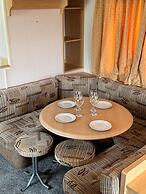3-bed Carvan, Sleeps 6, Pets & Parking