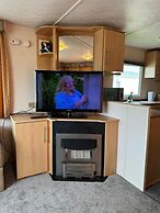 3-bed Carvan, Sleeps 6, Pets & Parking