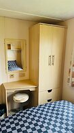 3-bed Carvan, Sleeps 6, Pets & Parking