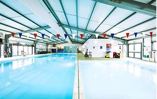 3-bed Carvan, Sleeps 6, Pets & Parking