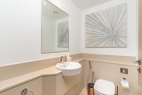 GLOBALSTAY. Creek Horizon Tower 2