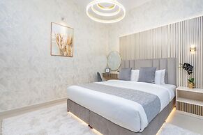 GLOBALSTAY. Creek Horizon Tower 2