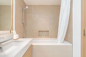 GLOBALSTAY. Creek Horizon Tower 2