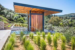 Villa Beyond the Horizon