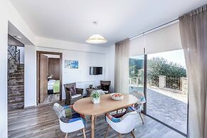 Pomos View