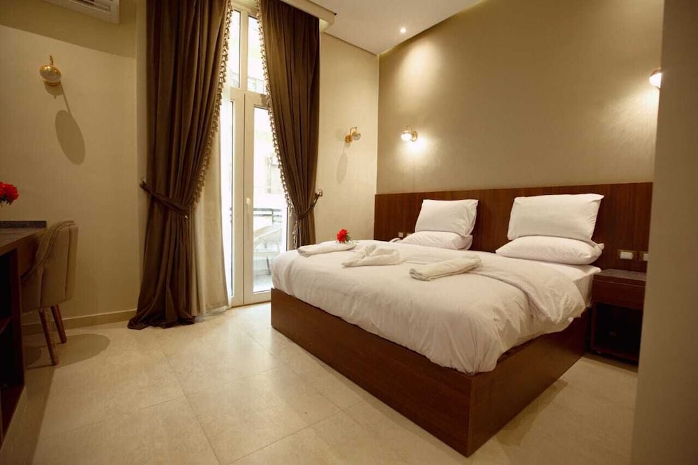 Sama hotel