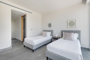 Exclusive Apartment with rooftop pool
