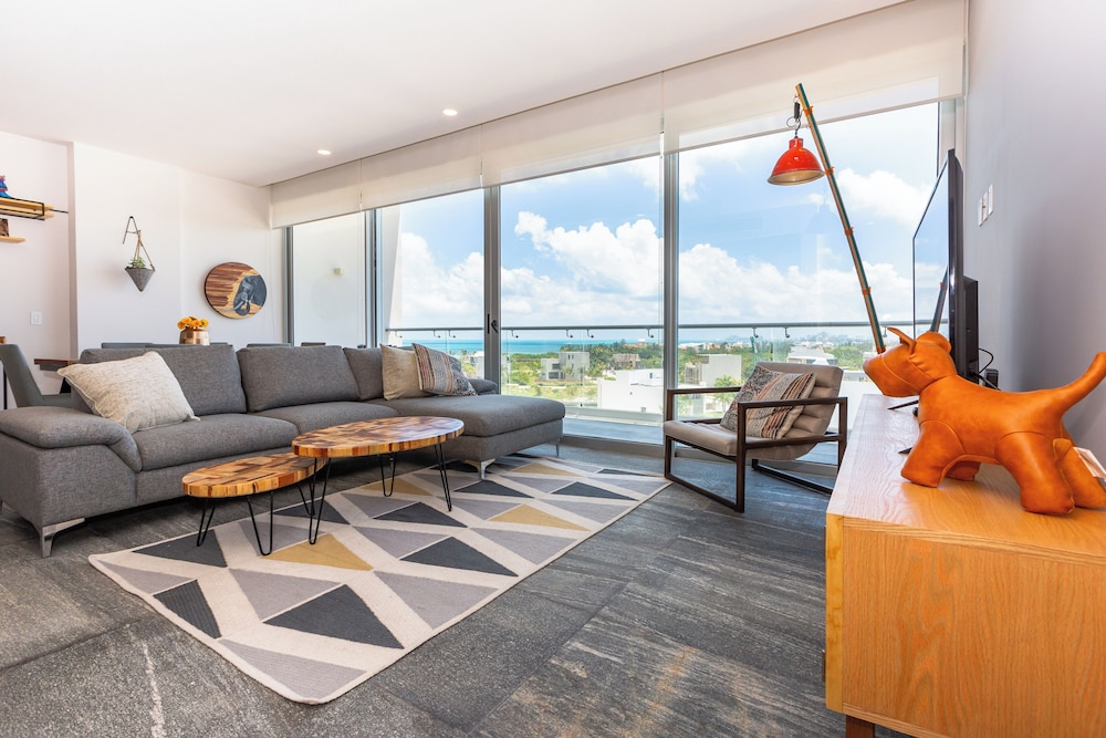 Exclusive Apartment with rooftop pool