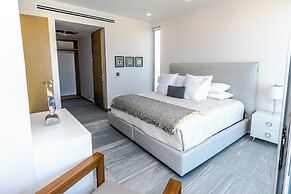 Exclusive Apartment with rooftop pool