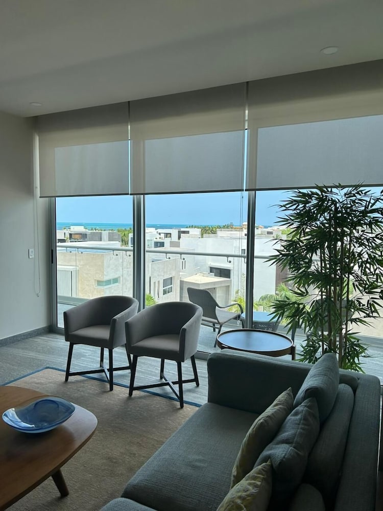 Exclusive Apartment with rooftop pool