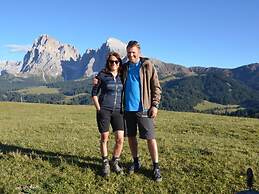 Holiday Apartment Alpengluhen