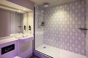 Premier Inn Bristol Parkway - M32