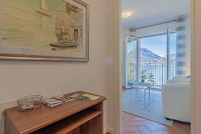 Flower House with Lake View by Wonderful Italy
