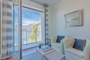 Flower House with Lake View by Wonderful Italy