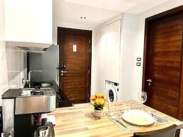Emerald 521 - Studio With Balcony and Shared Pool