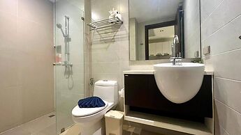 Emerald 521 - Studio With Balcony and Shared Pool