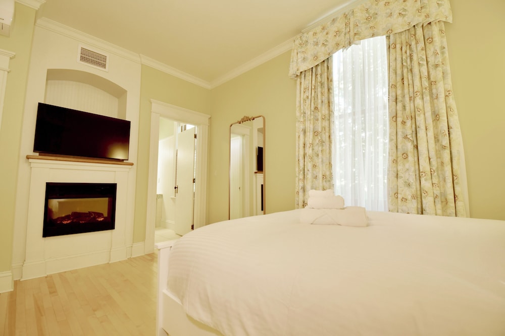 Tait House Boutique Hotel