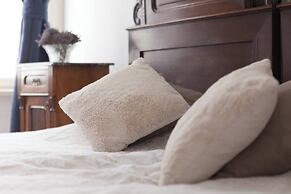 Antique Old Town Apartment