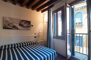 STUDIO VENICE GUESTHOUSE