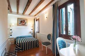 STUDIO VENICE GUESTHOUSE