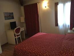 STUDIO VENICE GUESTHOUSE