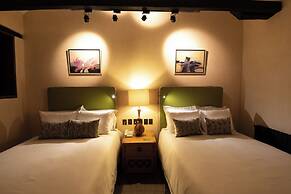 UVENCE GARDEN HOTEL