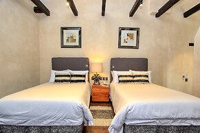 UVENCE GARDEN HOTEL