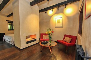 UVENCE GARDEN HOTEL