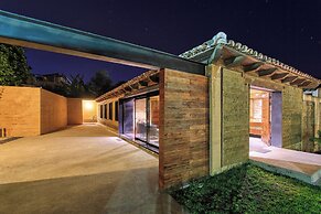 UVENCE GARDEN HOTEL