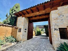 UVENCE GARDEN HOTEL