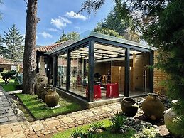 UVENCE GARDEN HOTEL