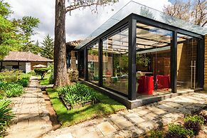 UVENCE GARDEN HOTEL