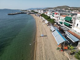 Ados Otel