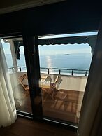 Ados Otel