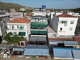 Ados Otel