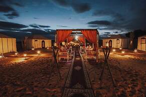 Merzouga Luxury Camp