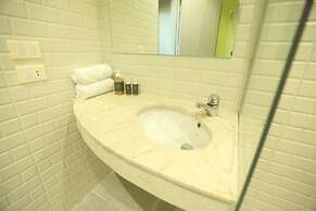 Seven Stays Maadi