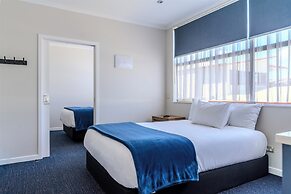 Hamilton Motel 2025 Limited