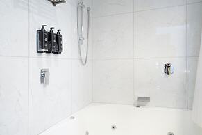 Hamilton Motel 2025 Limited