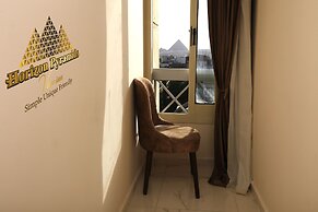 Horizon Pyramids view inn