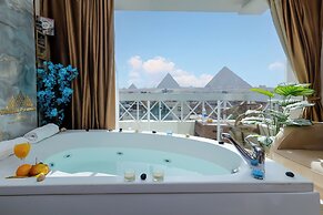 Horizon Pyramids view inn