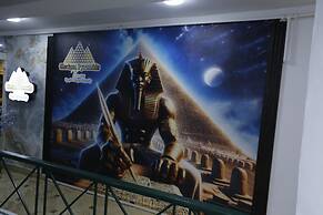Horizon Pyramids view inn