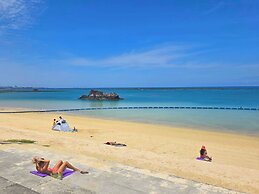 Araha Beachway Inn
