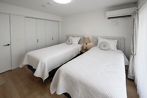 Araha Beachway Inn