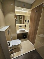 Hotel Golden Nest - Thane