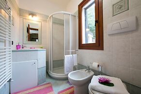 Villa Monte Enrico - Pool And Whirlpool