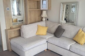 Beachside Lodge - Sleeps 6 - Pets ok - Plus Parking