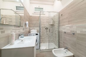 Modern Apartment at Via Carloni by Wonderful Italy